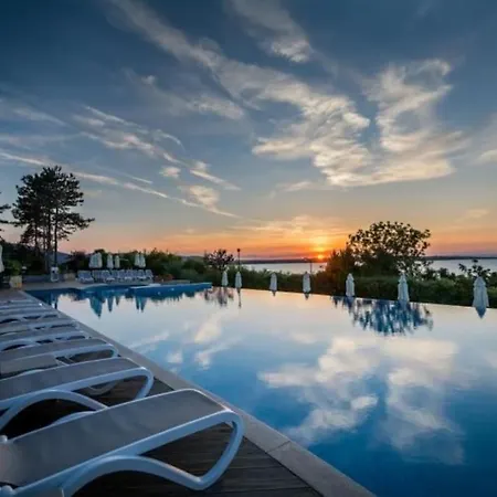 Great Vacation For The Whole Family Santa Marina * 소조폴